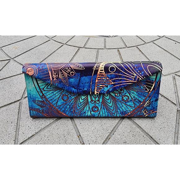 Mandala Stargazer Foldable Triangle Sunglass Case - Picture 9 of 9